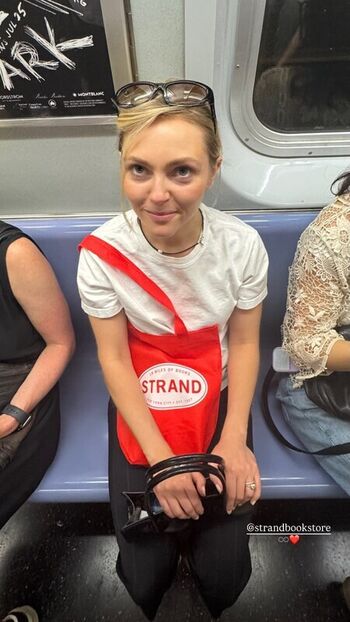 Full leaked Annasophia robb private photo