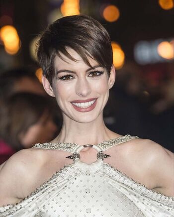 Anne Hathaway