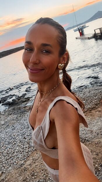 Full leaked Annemarie carpendale private photo