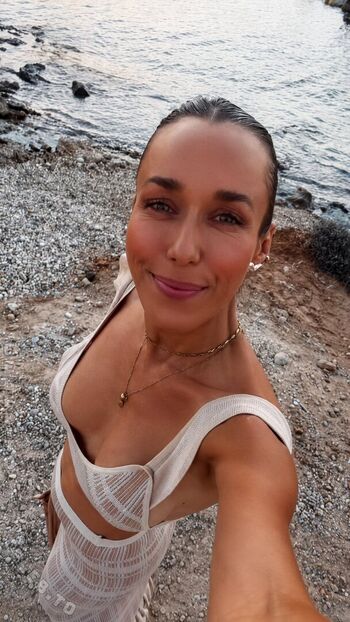Full leaked Annemarie carpendale private photo