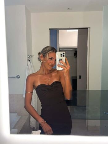 Full leaked Annie agar page private photo