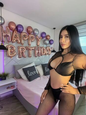 Full leaked Annismile private photo