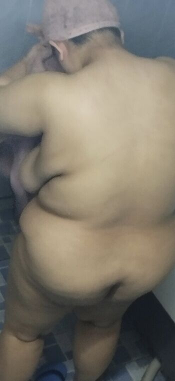 Full leaked Anouk busty private photo