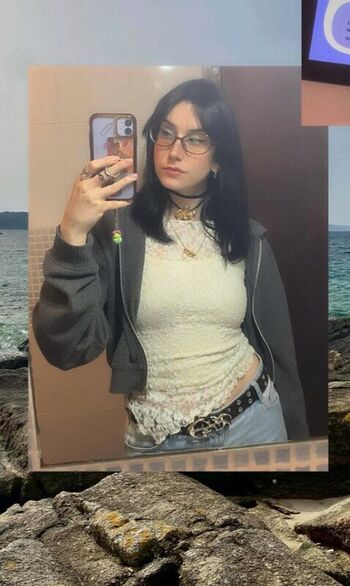 Full leaked Anuhiu private photo