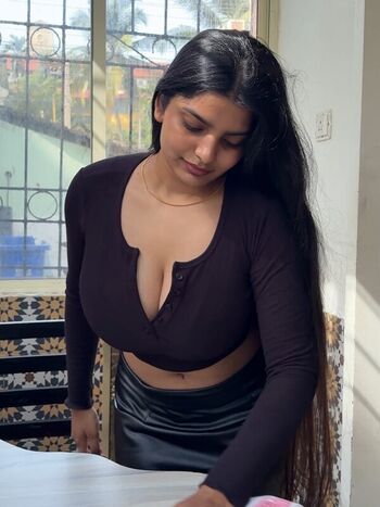 Full leaked Anushka deokate private photo