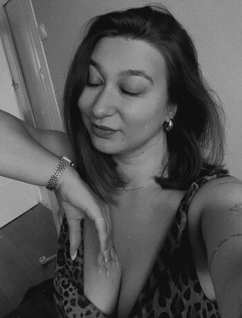 Full leaked Apoline perret page private photo