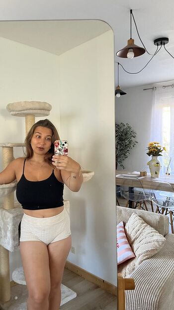 Full leaked Apoline perret private photo