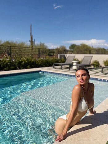 Full leaked April rose private photo