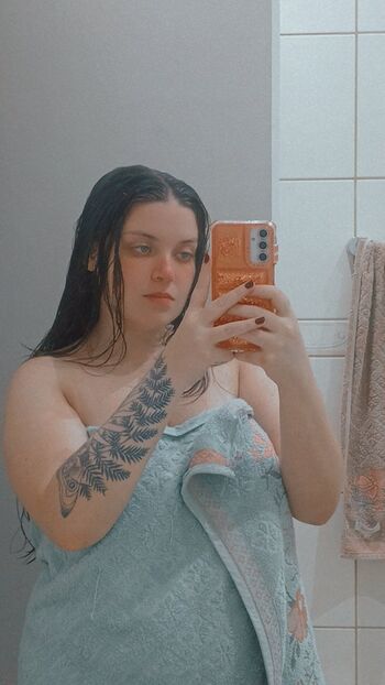 Full leaked Apron bellies private photo