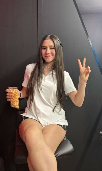 Full leaked Aray fer private photo