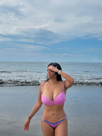 Full leaked Areeliferrer private photo