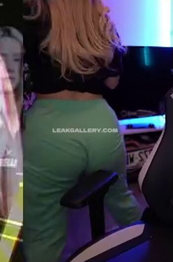 Full leaked Areliann private photo