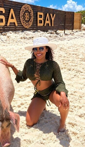 Full leaked Ariane andrew private photo