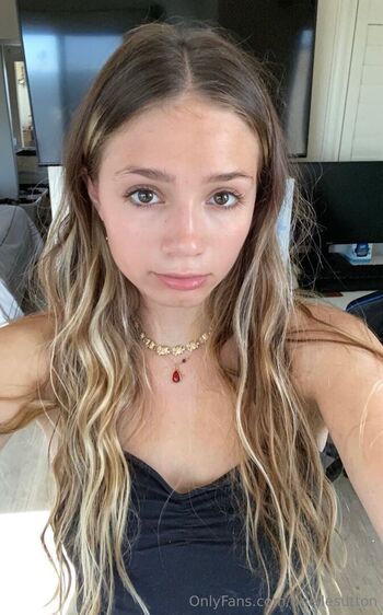 Full leaked Ariellesutton page private photo