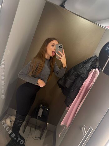 Full leaked Ariwwei page private onlyfans photo