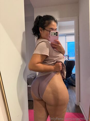 Aroomi Kim