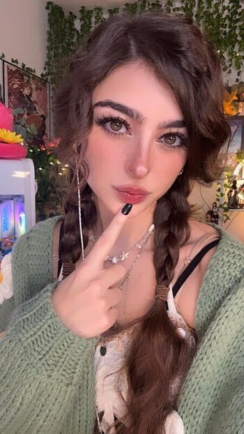 Full leaked Aruuu private photo