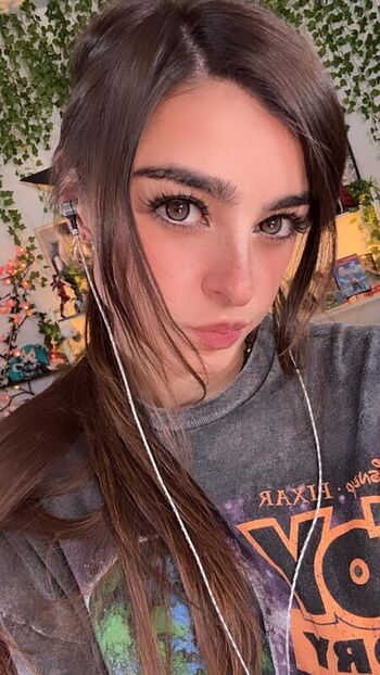 Full leaked Aruuu private photo