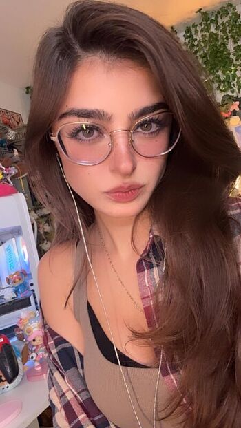 Full leaked Aruuu private photo