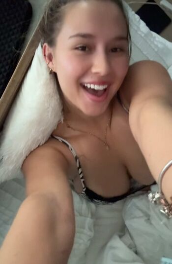 Full leaked Arwen private photo