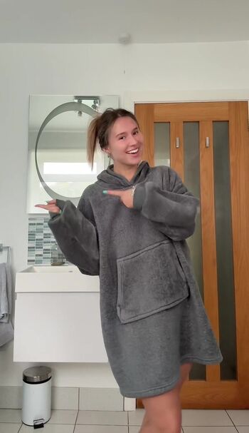 Full leaked Arwen private photo