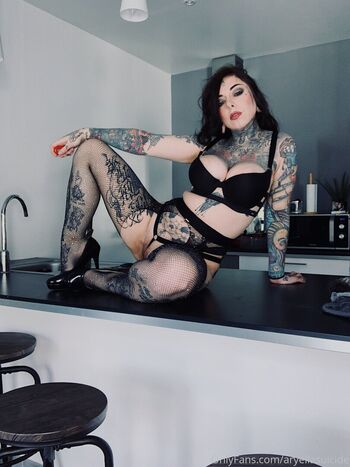 Full leaked Aryella suicide private photo