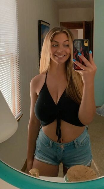 Full leaked Ashleighmarchetti private photo