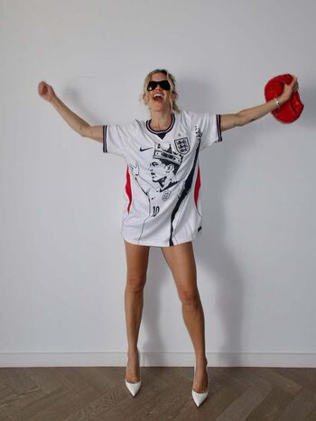 Full leaked Ashley roberts private photo