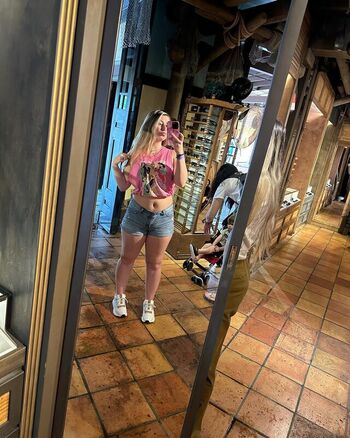Full leaked Ashleyyrobersonn private photo