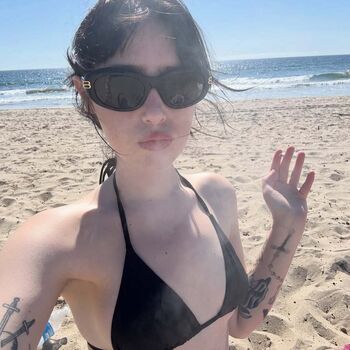 Full leaked Ashrosedaniels private photo