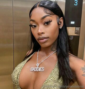 Full leaked Asian da brat page private photo