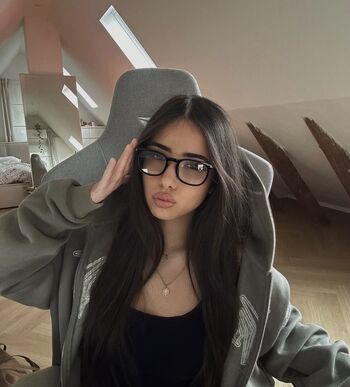 Full leaked Asleyia private photo