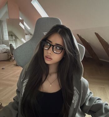 Full leaked Asleyia private photo