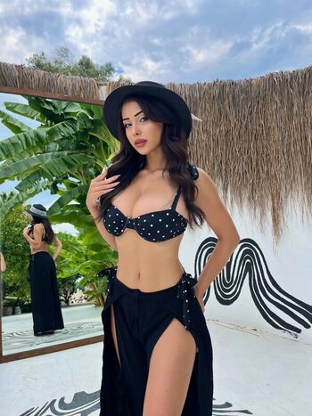 Full leaked Aslihel private photo