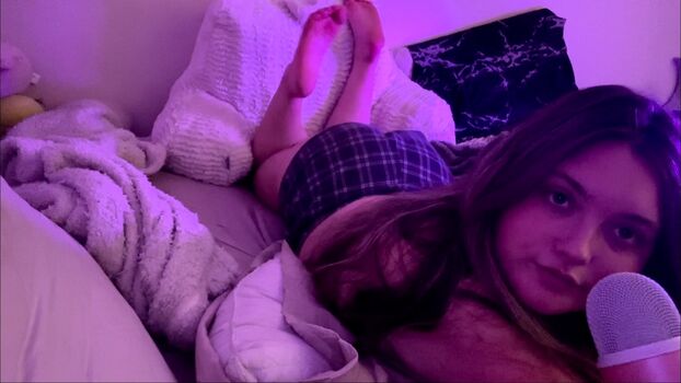 Full leaked Asmr in the pose private photo