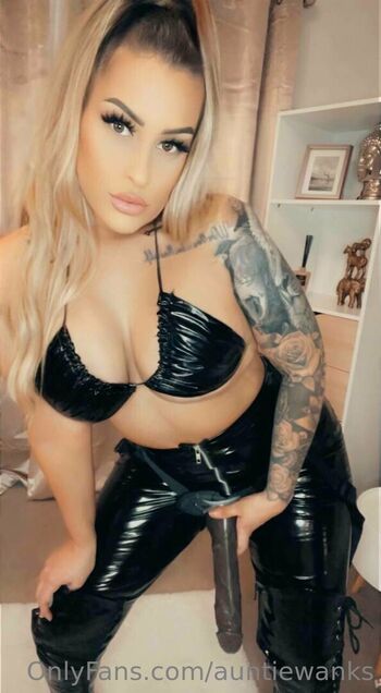 Full leaked Auntiewanks private photo