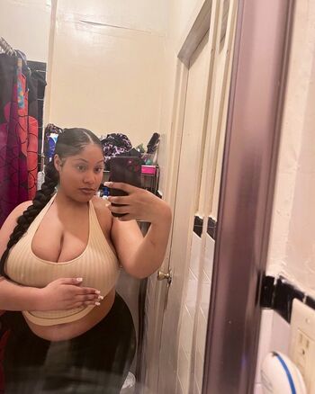 Full leaked Auntynajaa private photo