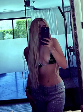 Full leaked Ava max private photo