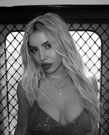 Full leaked Ava max  page private photo