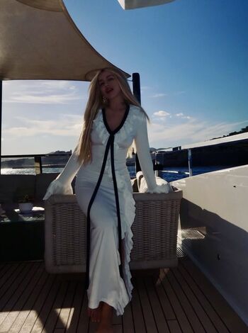 Full leaked Ava max page private photo