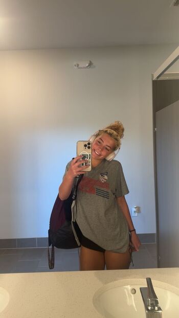Full leaked Ava nucci page private photo