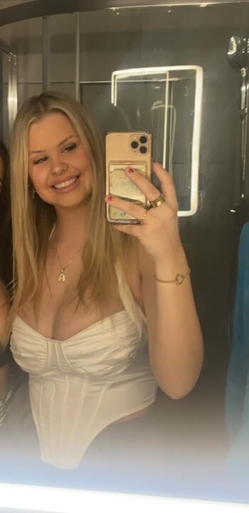 Ava Rose