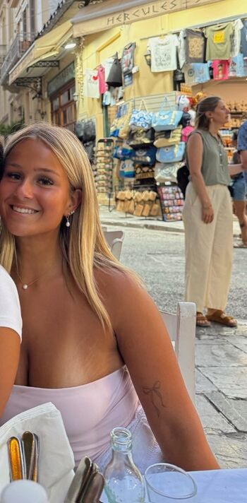 Leaked Khloe rivers private photo viral onlyfans