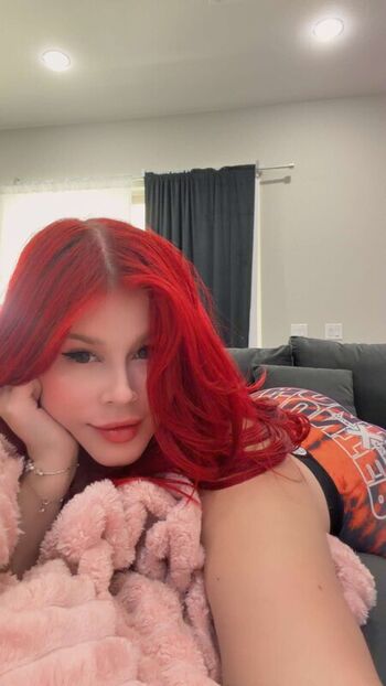 Full leaked Avasreddiary page private photo