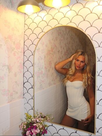 Full leaked Averi johnson private photo