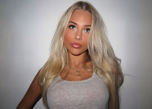 Full leaked Averi johnson private photo