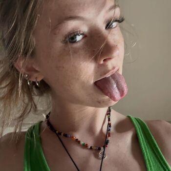 Full leaked Averyshipp private photo