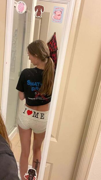 Full leaked Averyshipp private photo