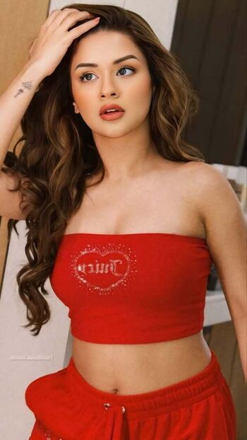 Full leaked Avneet kaur private photo