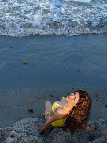 Full leaked Avneet kaur private photo
